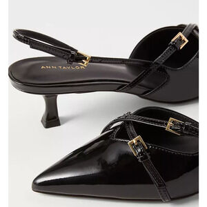 NWOB Ann Taylor Strappy Pointy Toe Patent Pump Black 6M Gold Buckles